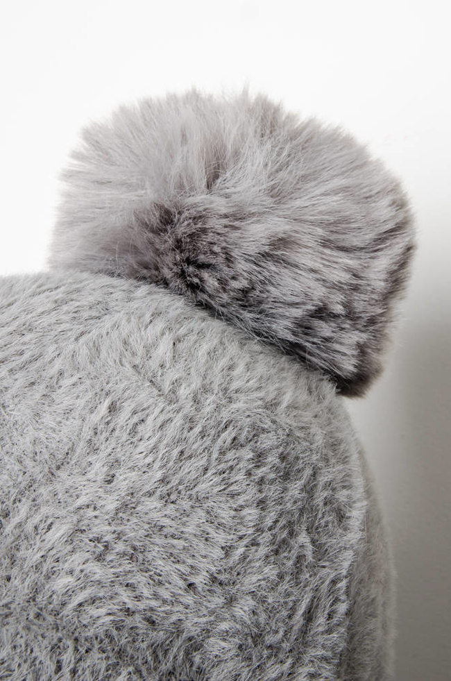 SZARA CZAPKA  ALPAKA Z POMPONEM
