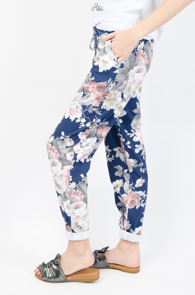 GRANATOWE SPODNIE DRESOWE W KWIATY