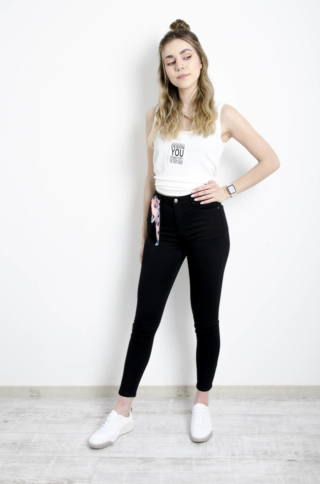 CZARNE DOPASOWANE SPODNIE-ŚREDNI STAN