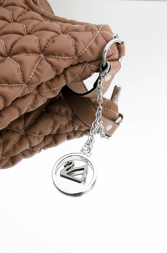 TOREBKA PIKOWANA Z DŁUGIM PASKIEM -BRĄZOWA