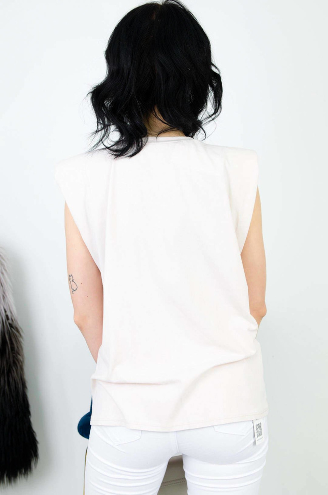 BEŻOWA BLUZKA BEZ RĘKAWÓW ZE ZŁOTYM ŁAŃCUSZKIEM