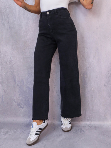 CZARNE SPODNIE JEANSOWE Z SUROWYMI,SZEROKIMI NOGAWKAMI I WYSOKIM STANEM