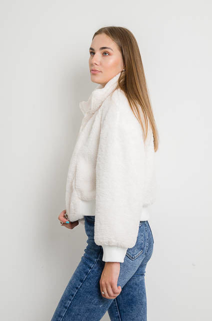 BIAŁA KURTKA BOMBERKA Z KOŻUSZKIEM