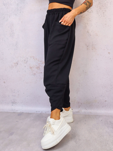 SPODNIE MATERIAŁOWE O LUŹNYM KROJU- CZARNE