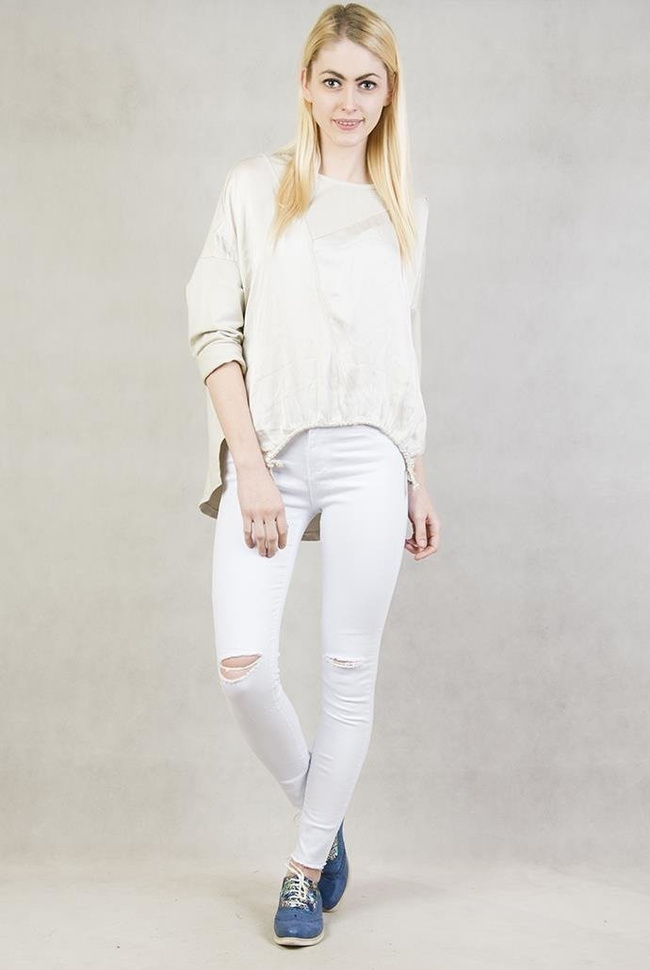 Beżowa asymetryczna bluzka z satyną