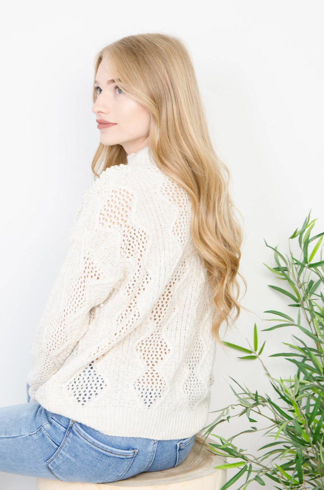 BEŻOWY SWETER PÓŁGOLF Z PEREŁKAMI 