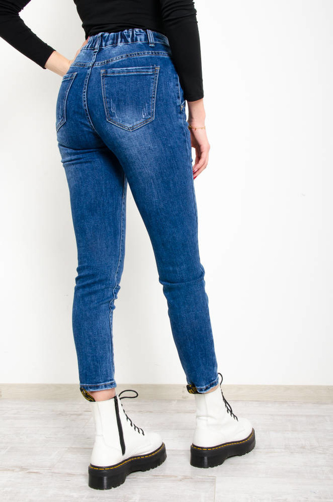 JEANSOWE SPODNIE MOM FIT Z PRZETARCIAMI I GUMKĄ W PASIE-WYSOKI STAN
