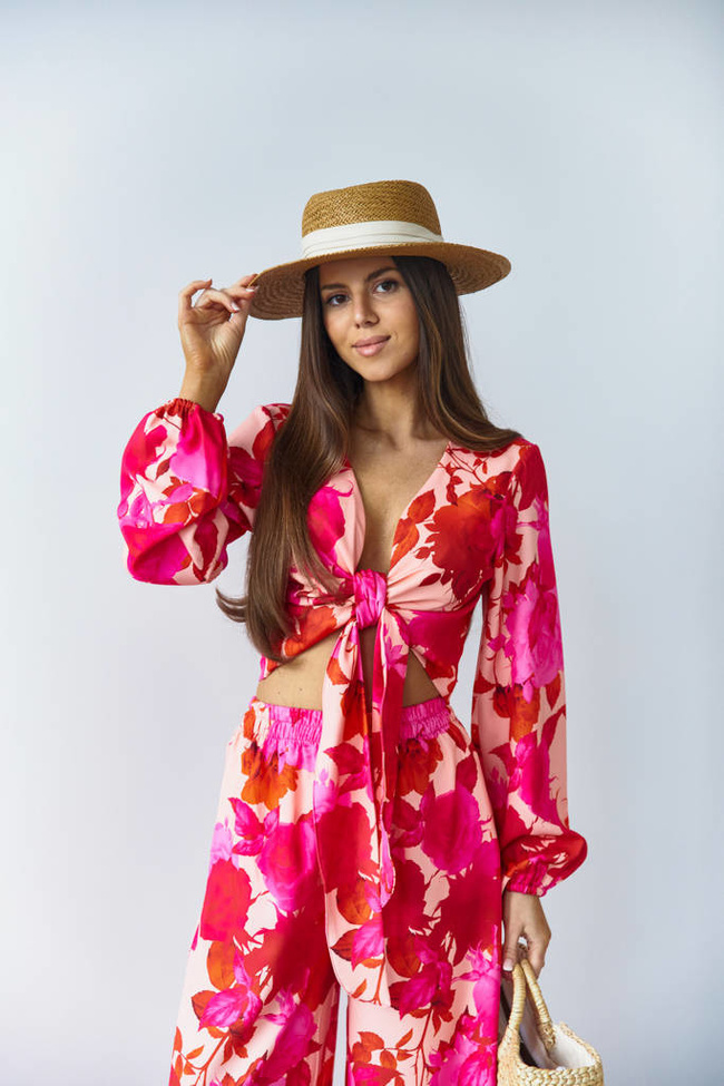 KOMPLET W KWIATY SPODNIE+ BLUZKA- RÓŻOWY