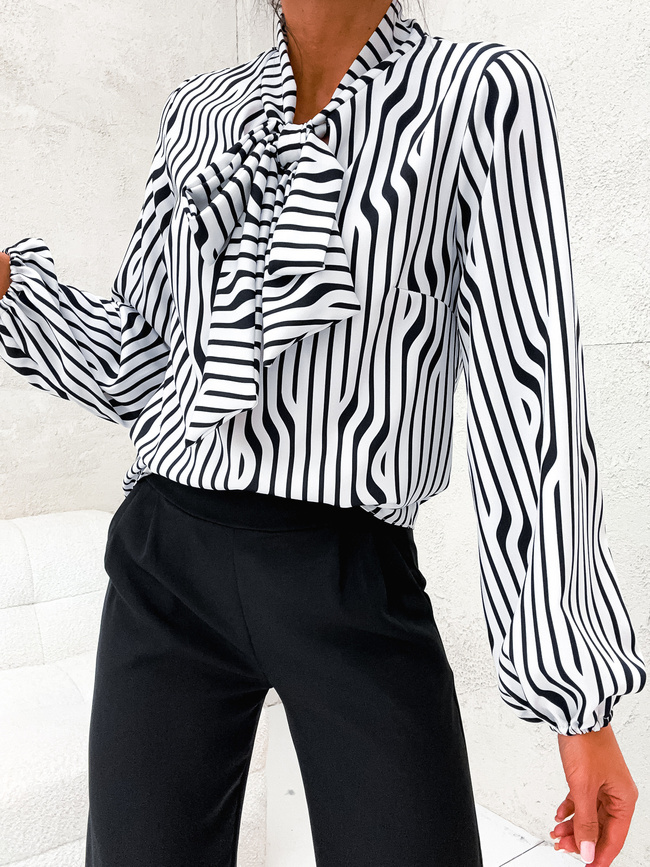 ELEGANCKA BLUZKA Z WIĄZANIEM POD SZYJĄ- CZARNA