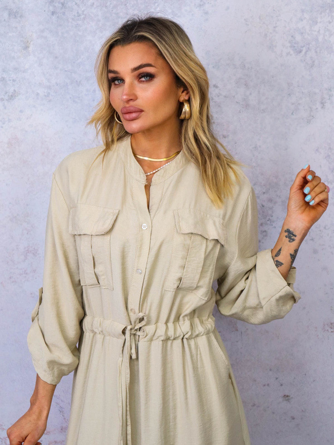 SUKIENKA WIĄZANA W PASIE Z KIESZENIAMI Z PRZODU- BEŻOWA