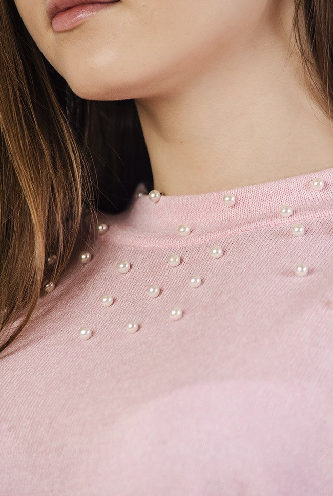 Różowa bluzka z koralikami