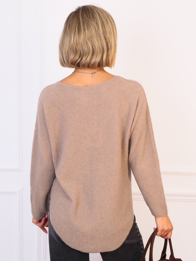 SWETER JEDNOLITY DZIANINOWY Z NASZYJNIKIEM- FANGO