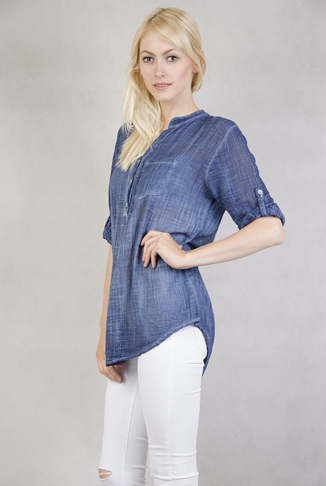 Bluzka granatowa z guziczkami i kieszonką