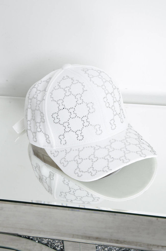 CZAPKA Z DASZKIEM Z CYRKONIAMI- BIAŁA