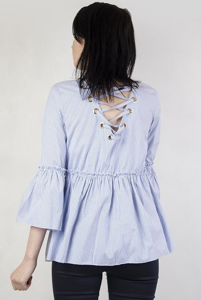 Koszula w paski z szerokim rękawem oraz wiązaniem