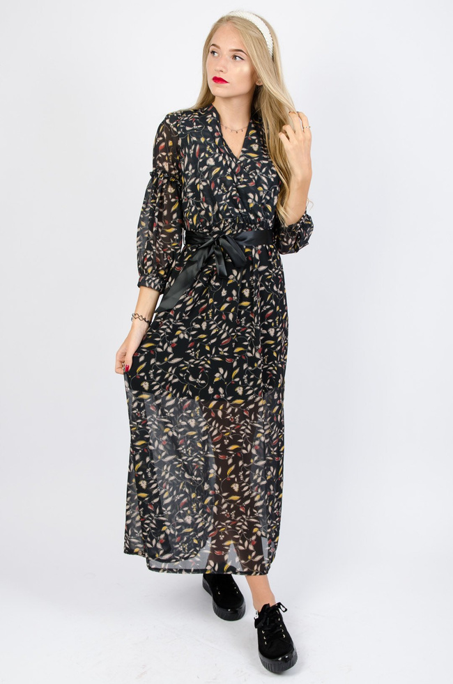 Długa czarna sukienka w kwiaty