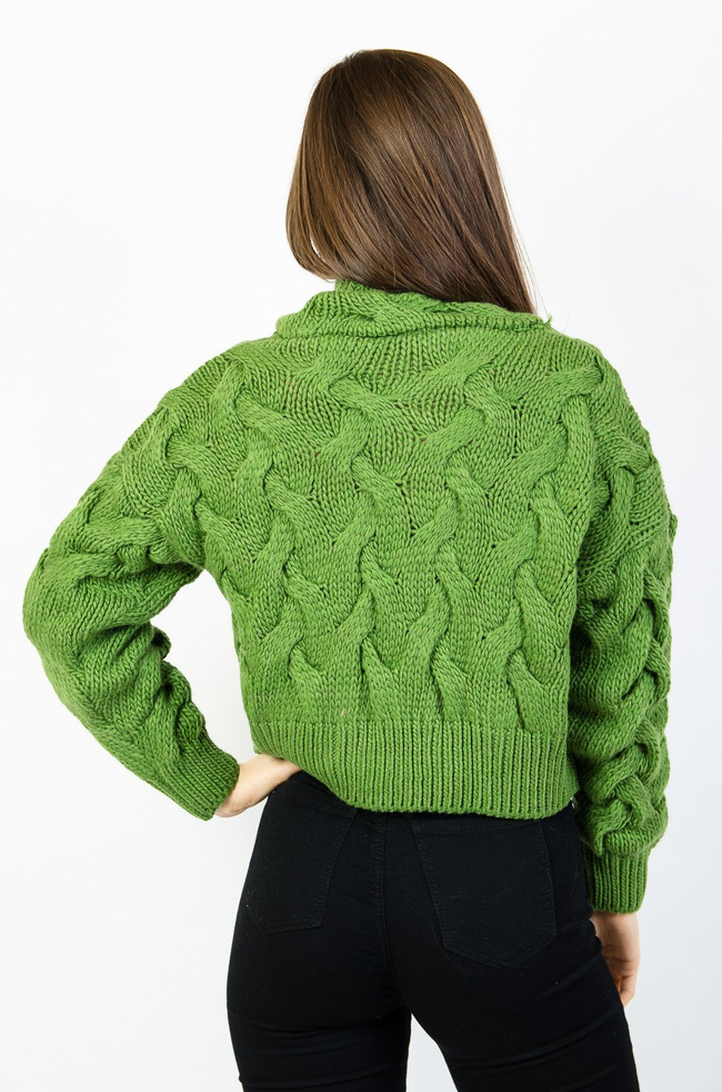 Zielony krótki sweter z półgolfem grubo pleciony