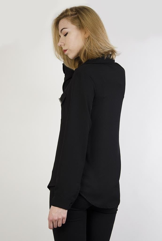 Czarna koszula z cyrkoniami przy kieszonce