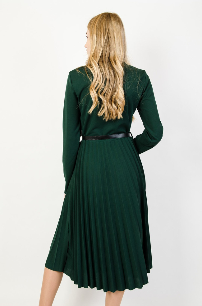 Ciemnozielona sukienka midi z plisowanym dołem oraz paskiem