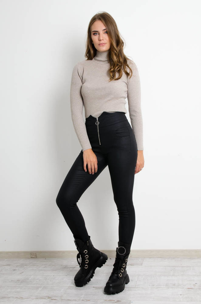 BEŻOWY SWETEREK PRĄŻEK Z PÓŁGOLFEM