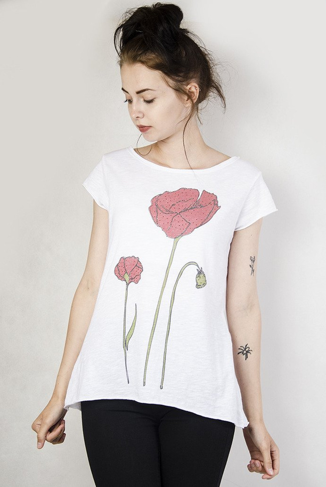 Biała bluzka z makami