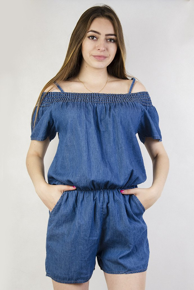 Jeansowy kombinezon z odkrytymi ramionami