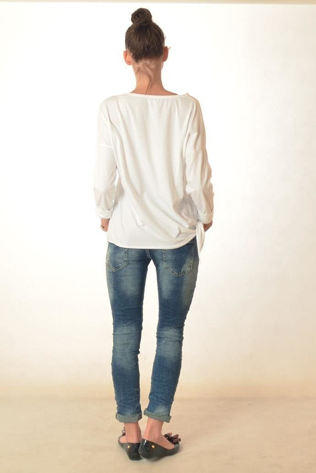 BIAŁA BLUZKA Z DŁUGIM RĘKAWEM WIĄZANA Z BOKU, FRONT SREBRNY