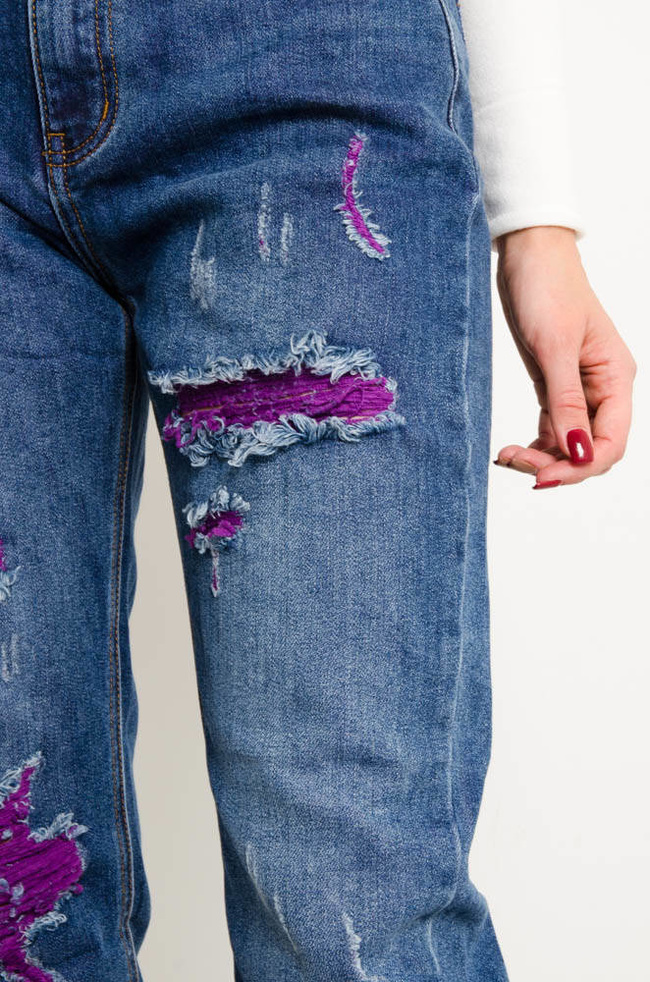 SPODNIE JENSOWE MOM FIT Z FIOLETOWYMI PRZETARCIAMI