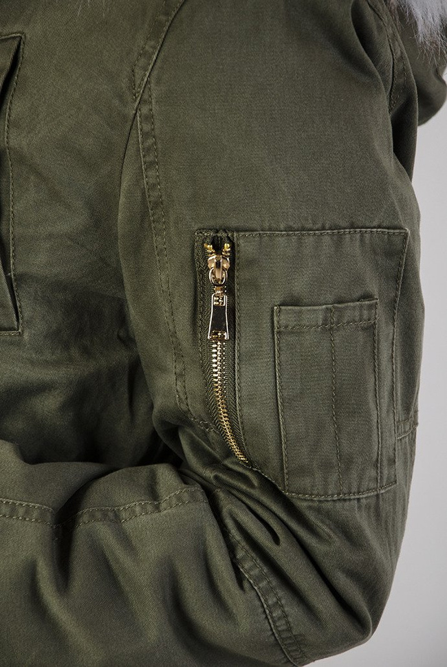 Khaki kurtka parka z białym futerkiem