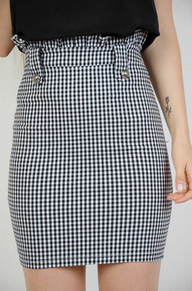 Biało czarna spódnica w kratę