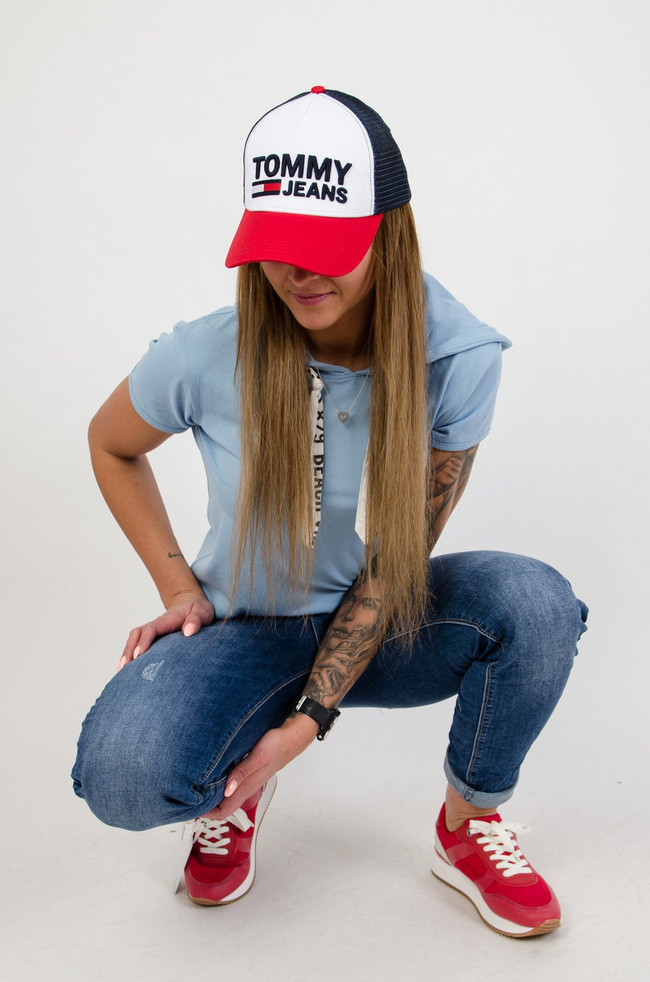 Jeansowe joggery zapinane na guziki