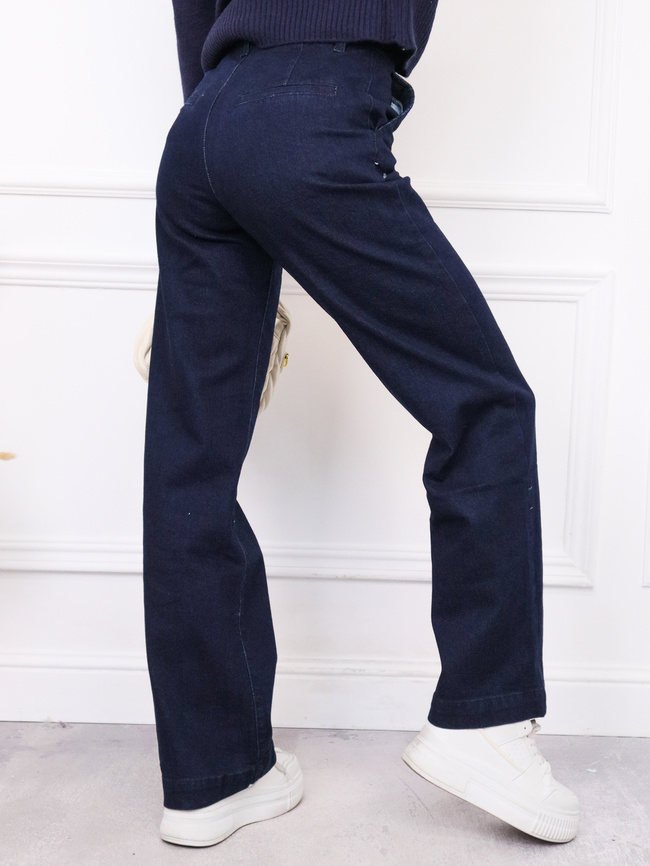 SPODNIE JEANSOWE Z SZEROKIMI NOGAWKAMI I IMITACJĄ KIESZENI Z TYŁU