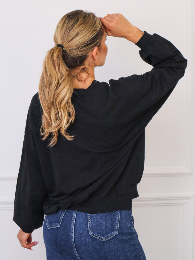 BLUZA OVERSIZE Z NASZYWKĄ- CZARNA