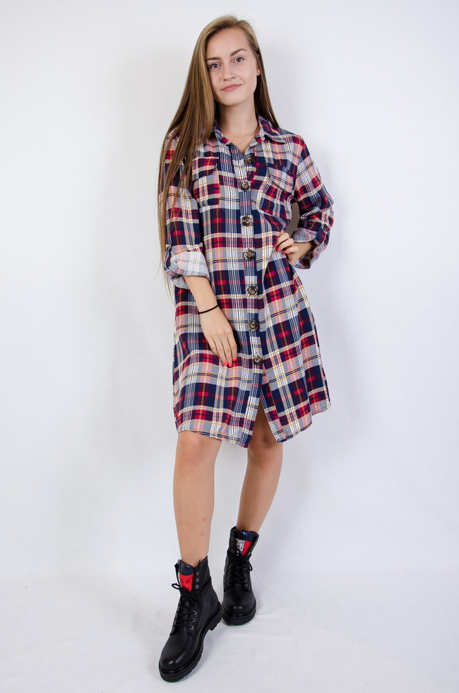 Tunika w kratę zapinana na guziki