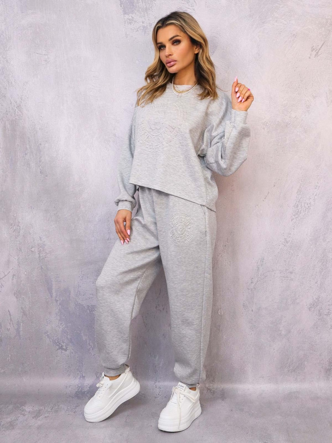 KOMPLET DRESOWY BLUZA Z WYTŁOCZONYM NADRUKIEM+ SPODNIE- SZARY