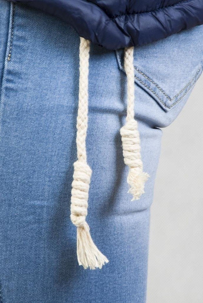 Granatowa kurtka pikowana