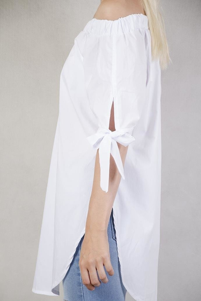 Bluzka biała z rękawem 3/4 i hiszpańskim dekoltem