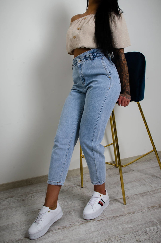 JASNE JEANSY MOM FIT Z GUMKĄ W PASIE-WYSOKI STAN