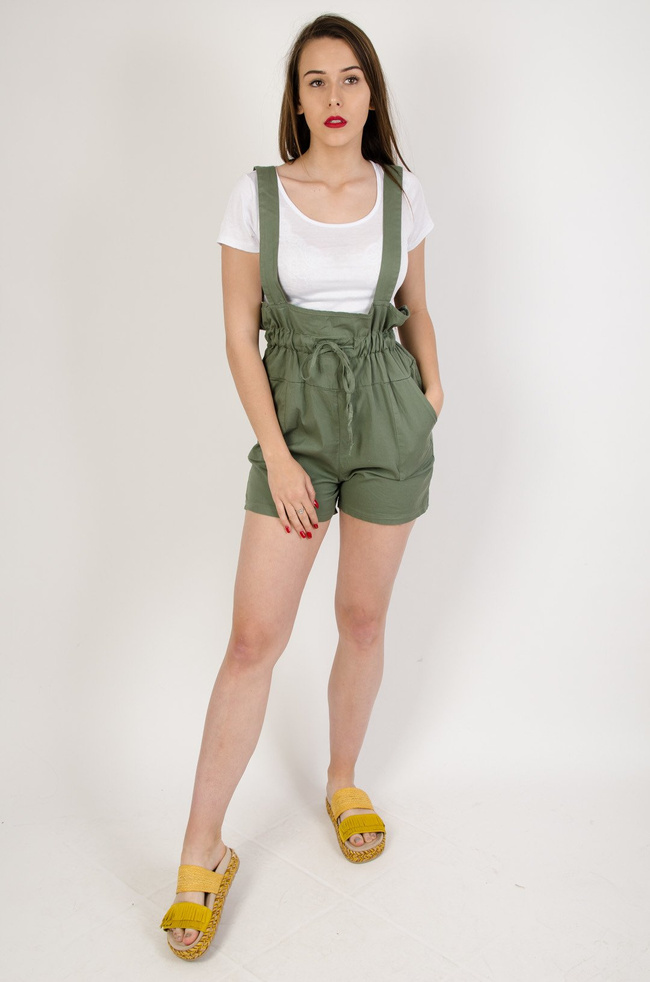 Komplet biały T-shirt + zielone ogrodniczki