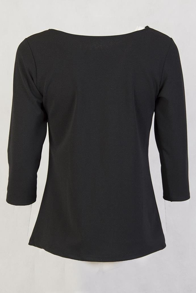 Czarna bluzka z łańcuszkiem