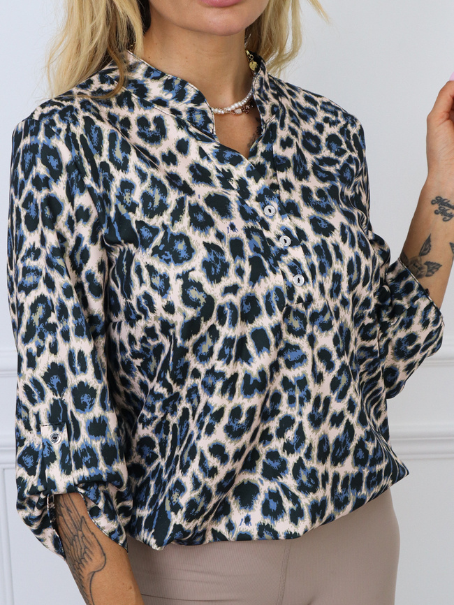 BLUZKA W PANTERKĘ RĘKAW 3/4 ZAPINANA NA GUZIKI- BEŻOWO-NIEBIESKA