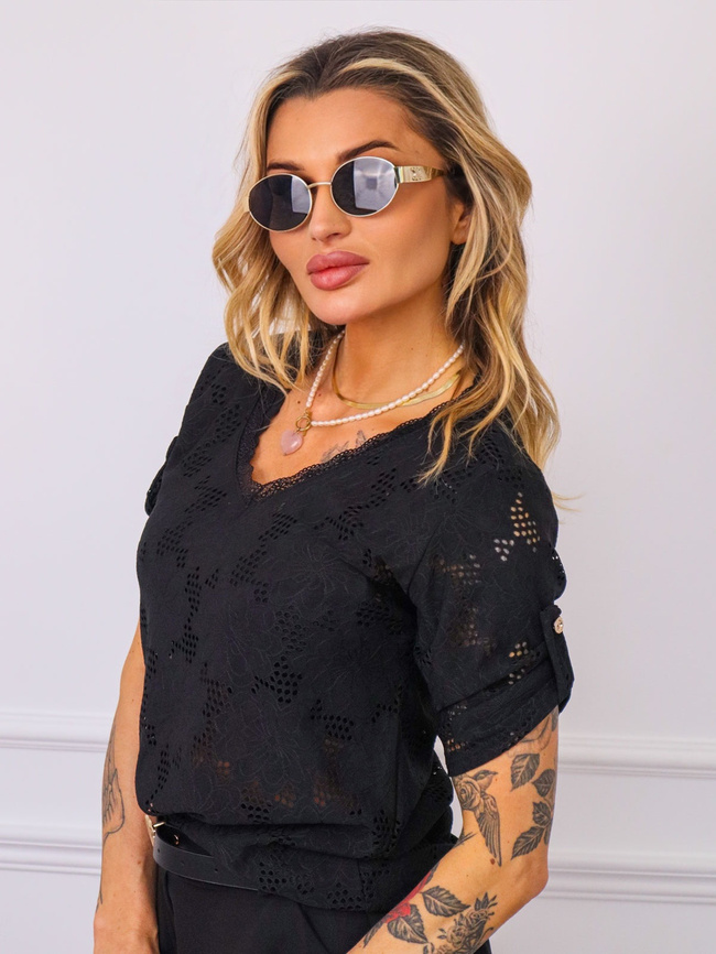 AŻUROWA BLUZKA Z KORONKĄ PRZY DEKOLCIE- CZARNA