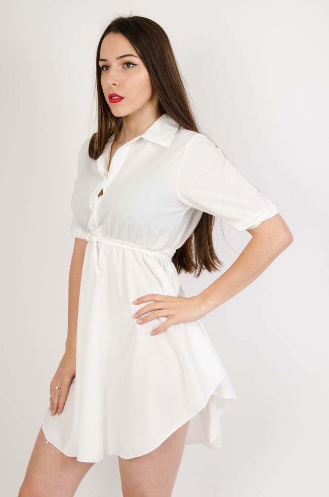 Biała zwiewna sukienka szmizjerka z gumką w pasie