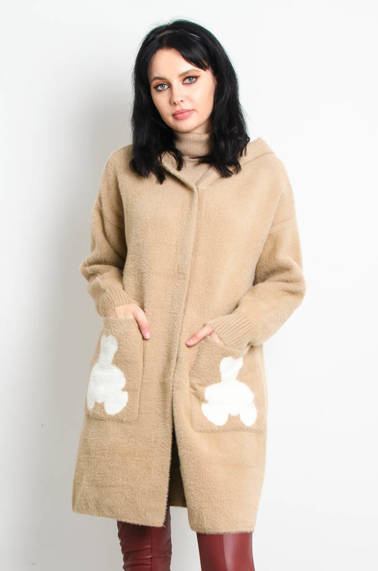JASNO BRĄZOWY PŁASZCZ ALPAKA Z MISIEM