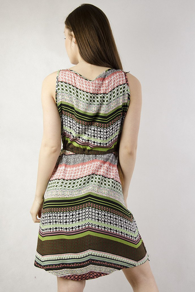 Zielono-różowa wzorzysta sukienka 