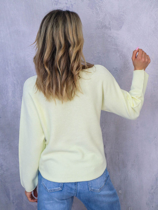 SWETER OVERSIZE Z DEKOLTEM W SEREK- ŻÓŁTY