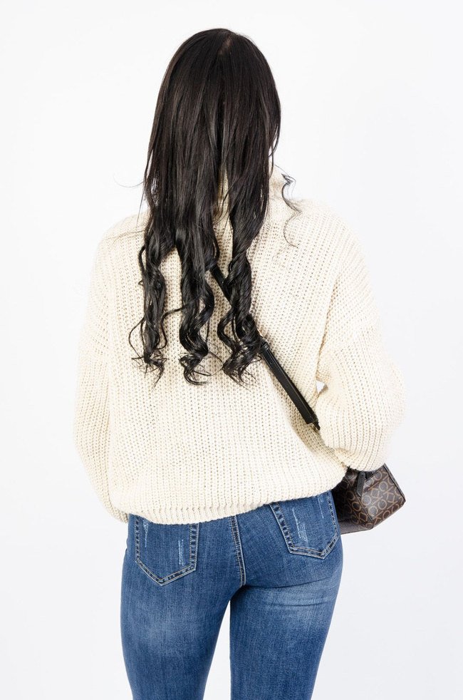 BEŻOWY SWETER GOLF ZE ZŁOTYMI GUZIKAMI 