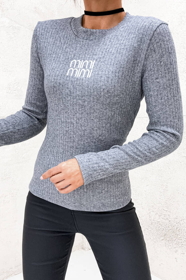 PRĄŻKOWANA BLUZKA Z WYSZYWANYM NAPISEM- SZARA
