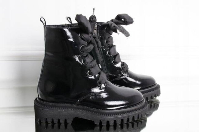 WIĄZANE BOTKI VENEZIA BVB2701