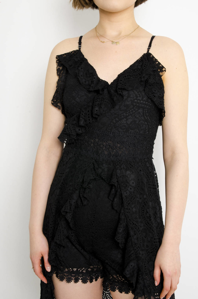 KOMBINEZON AŻUROWY CZARNY